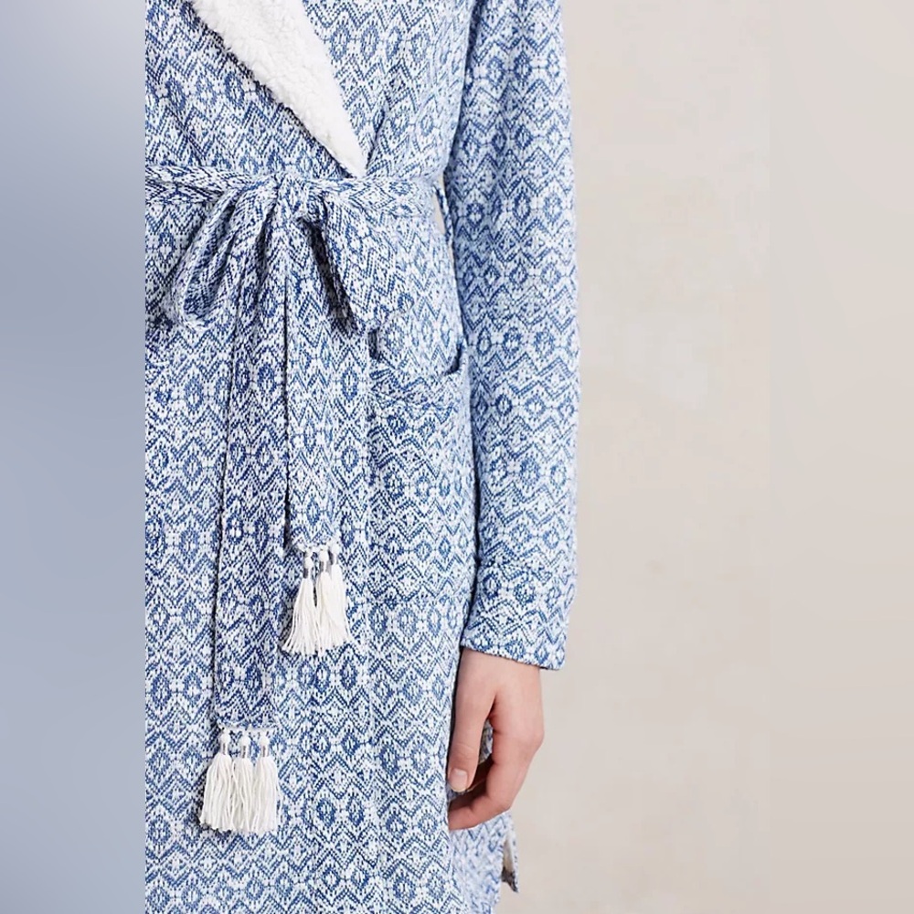Himalayan Hooded Robe - Picture 3 of 4